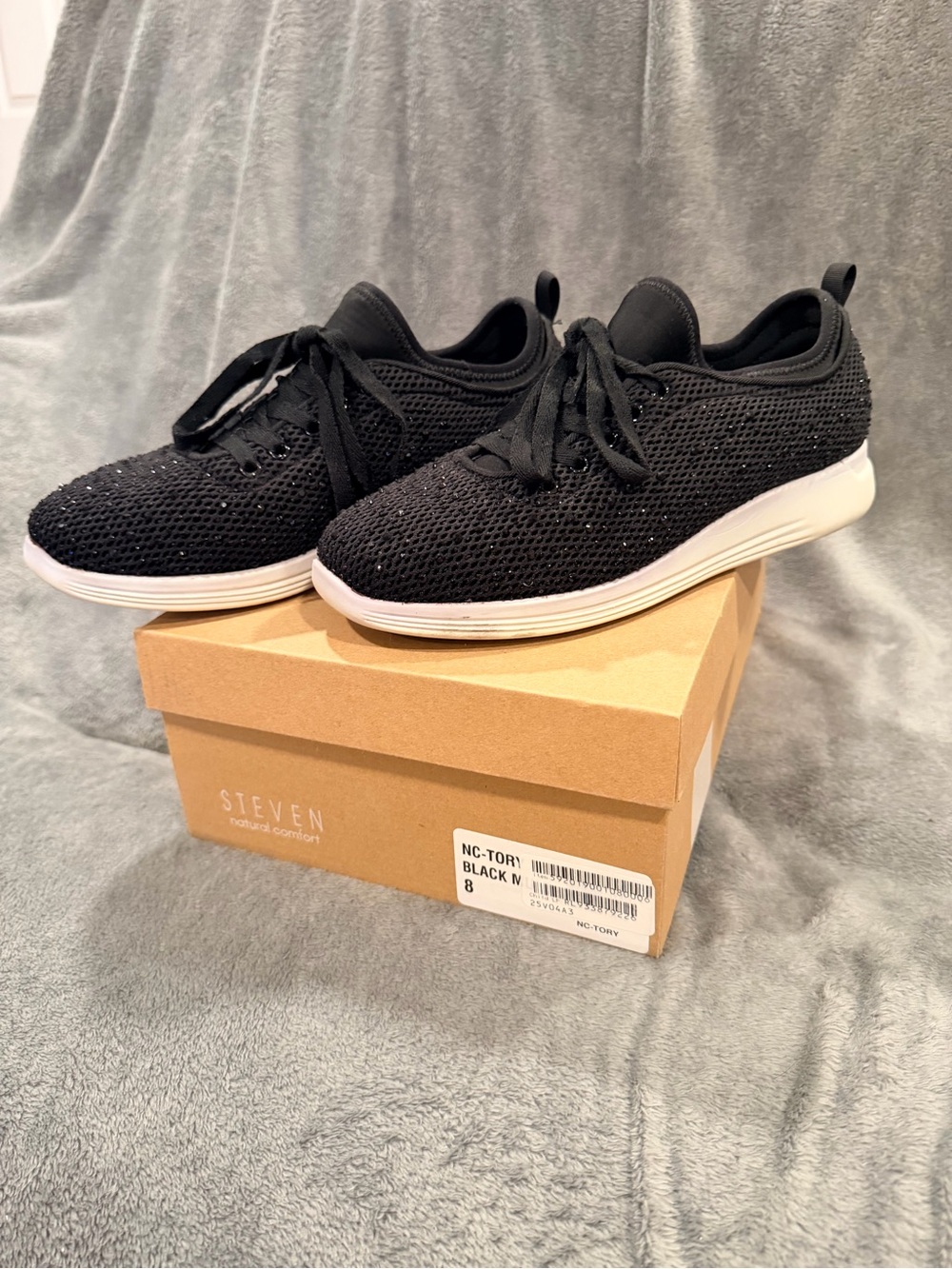 Steven by Steve Madden Tory Black Mesh Sparkle Sneakers Size 8